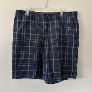Men’s athletic material plaid shorts